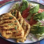 pechuga a la parilla con ensalada